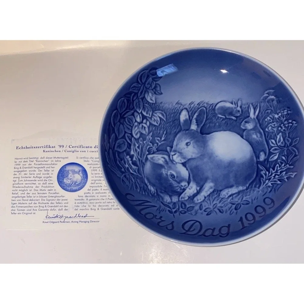 Bing & Grondahl Denmark Mother's Day 1999 Rabbit & Young Plate